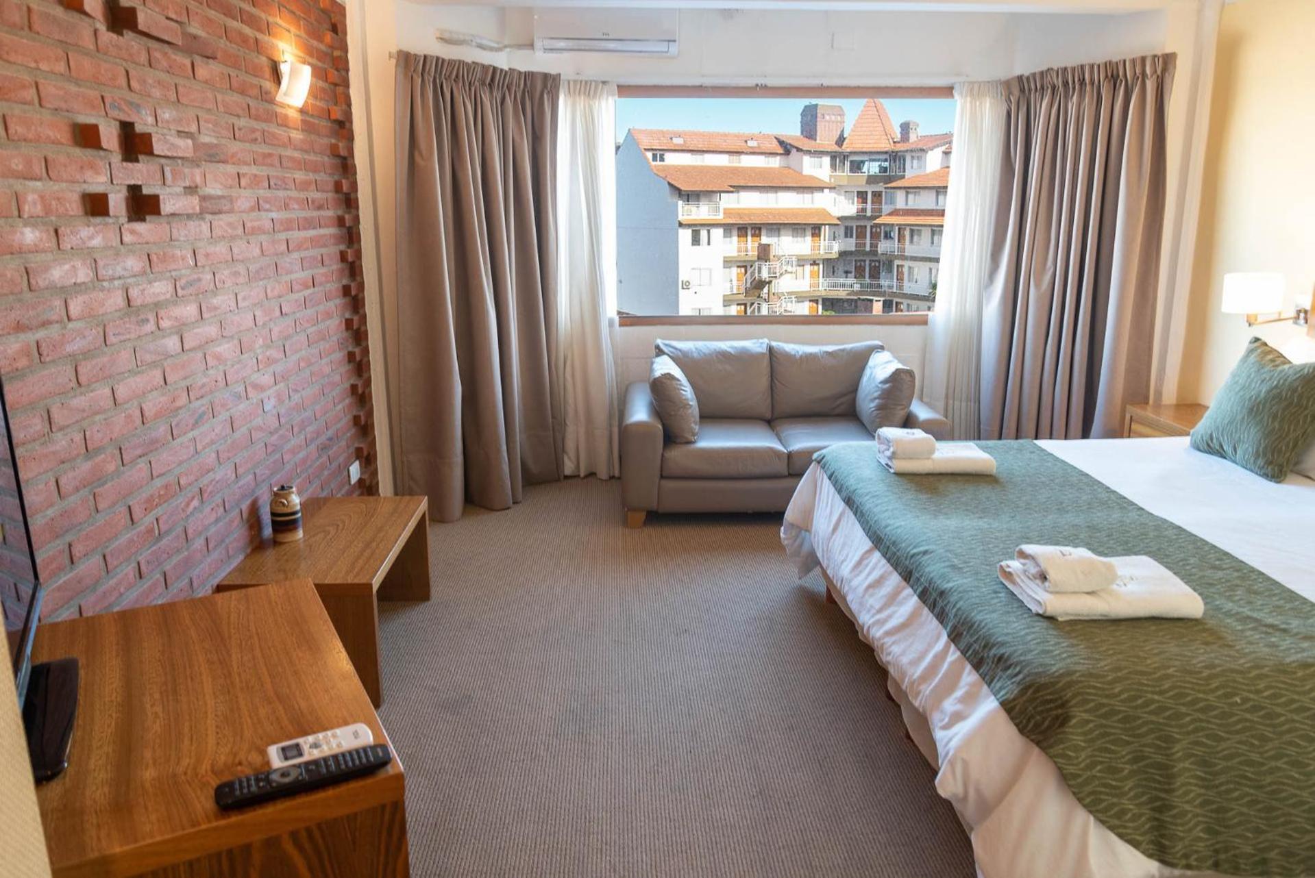 Fonte Arcada Hotel Villa Gesell Bilik gambar