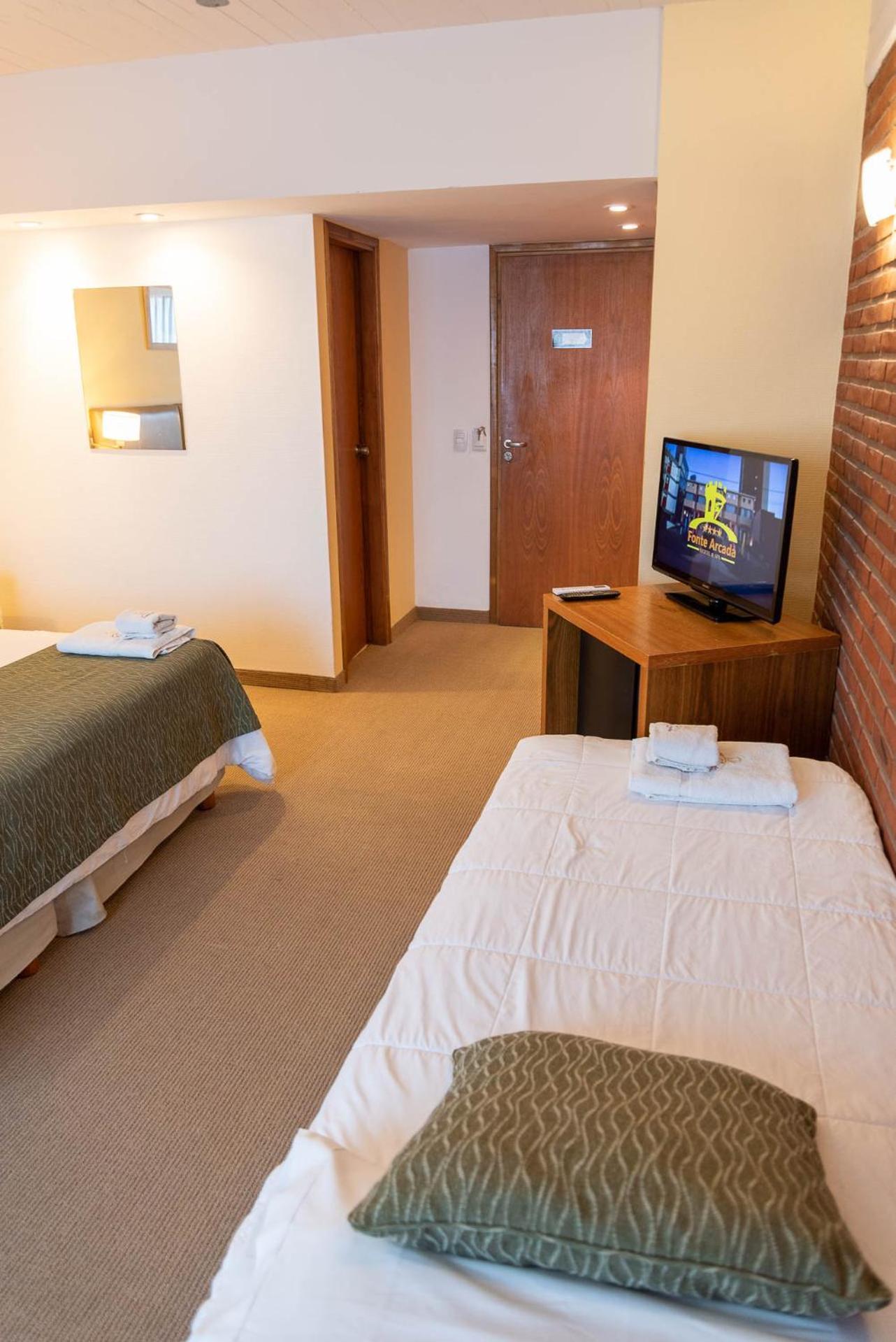 Fonte Arcada Hotel Villa Gesell Bilik gambar